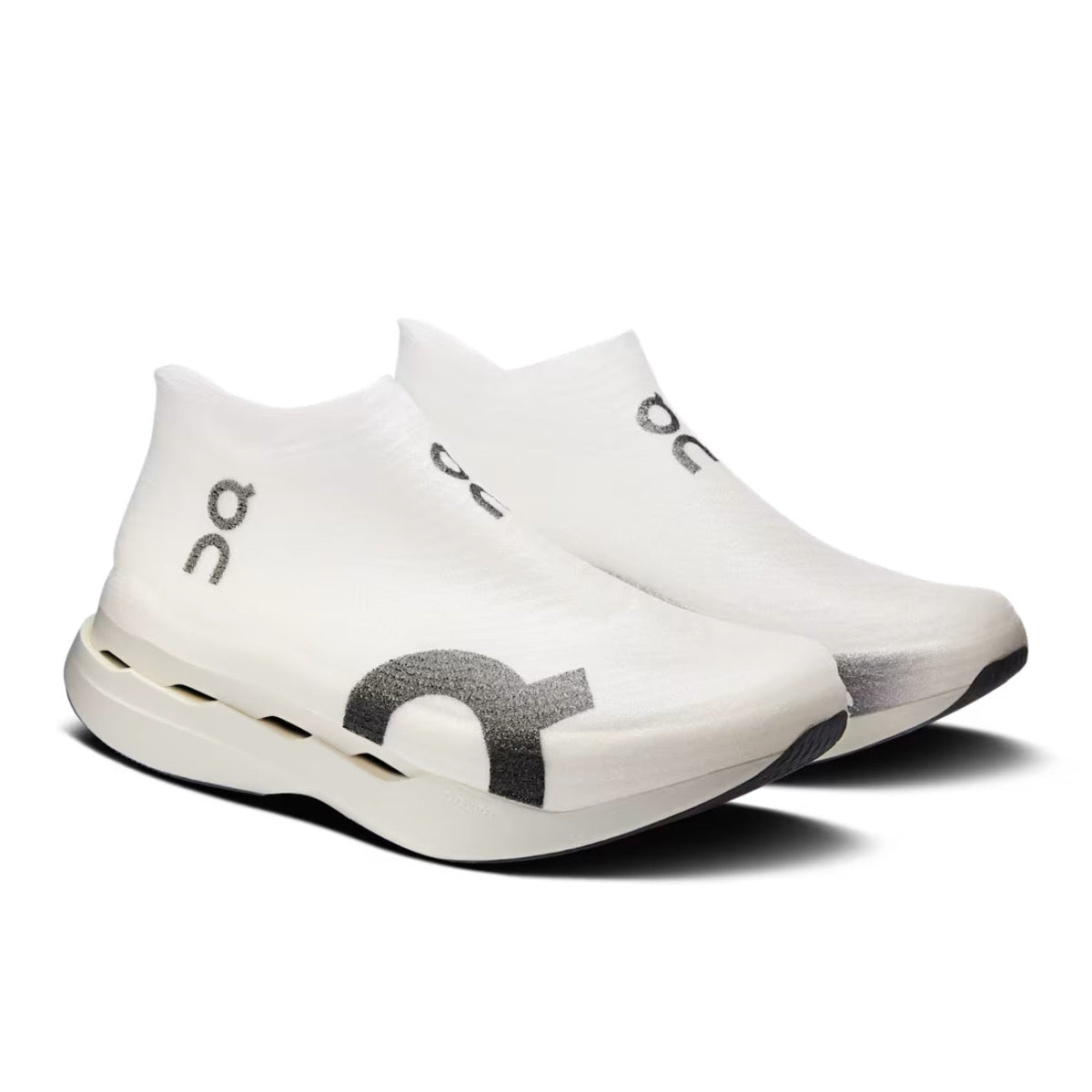 On Cloudboom Strike LightSpray 'White / Black'