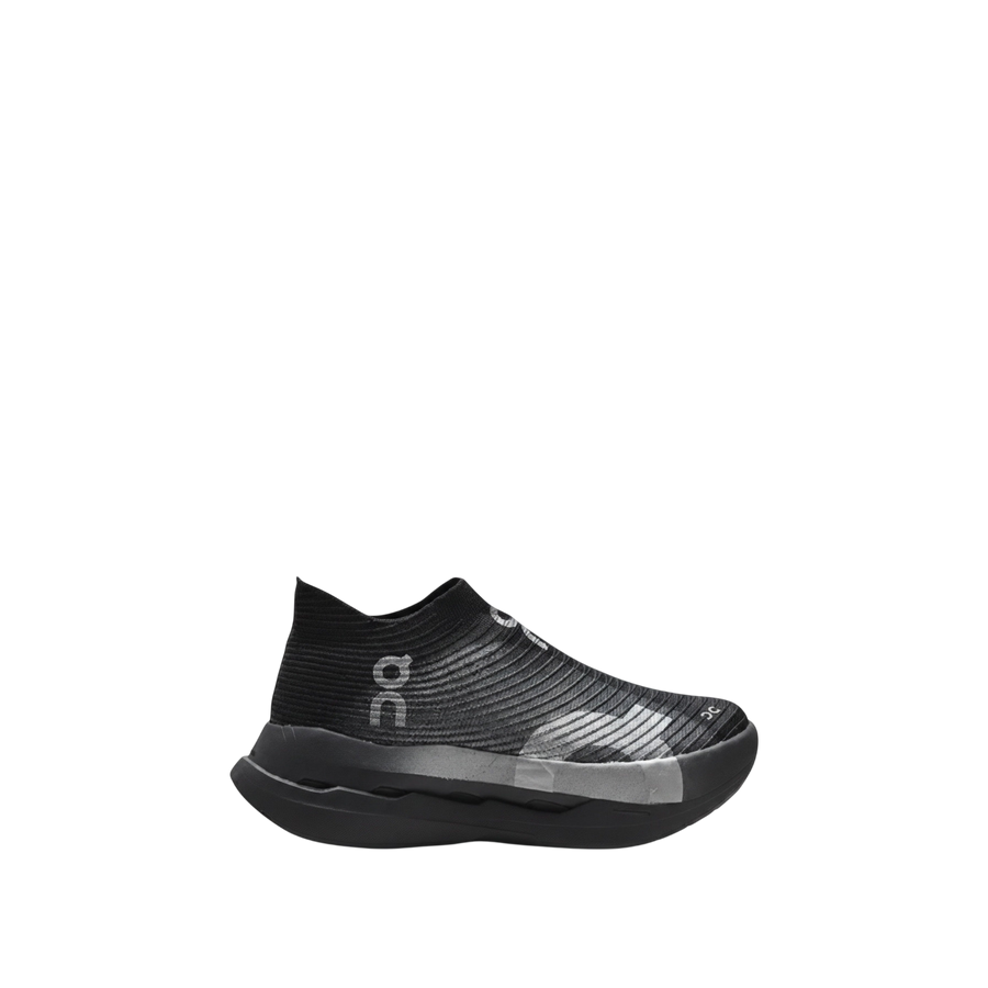 On Cloudboom Strike LightSpray 'Black'