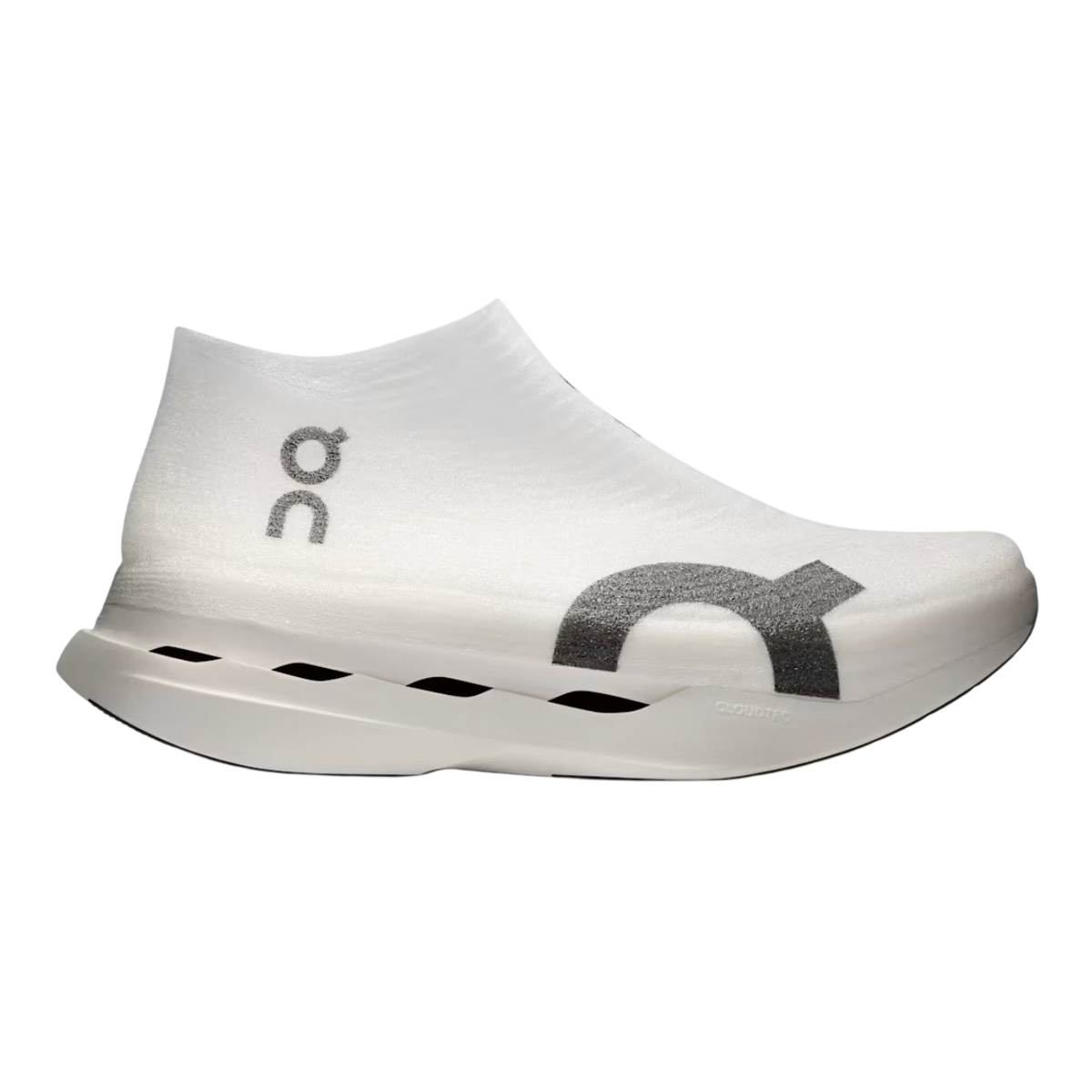 On Cloudboom Strike LightSpray 'White / Black'