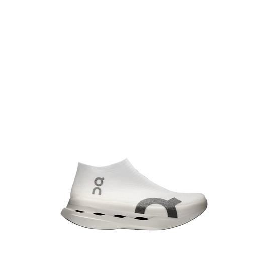 On Cloudboom Strike LightSpray 'White / Black'